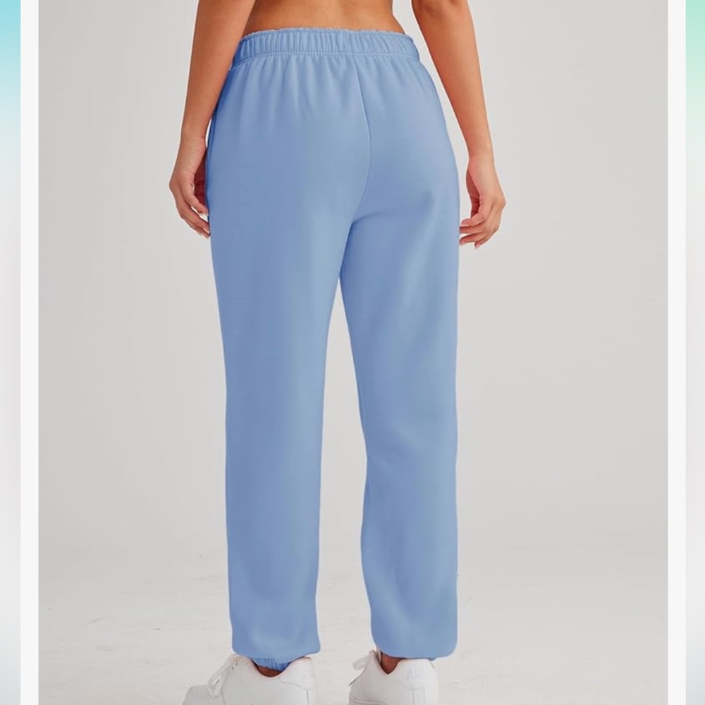 Baby blue sweatpants in the size medium - Picture 4 of 5